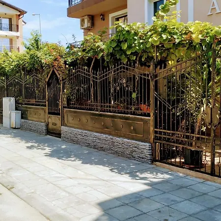 Dracena 招待所 3*